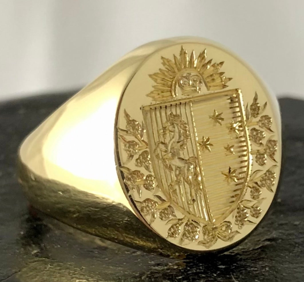 Family Coat of Arms Seal Engraved 16mm x 13mm - 18 Carat Yellow Gold Signet Ring