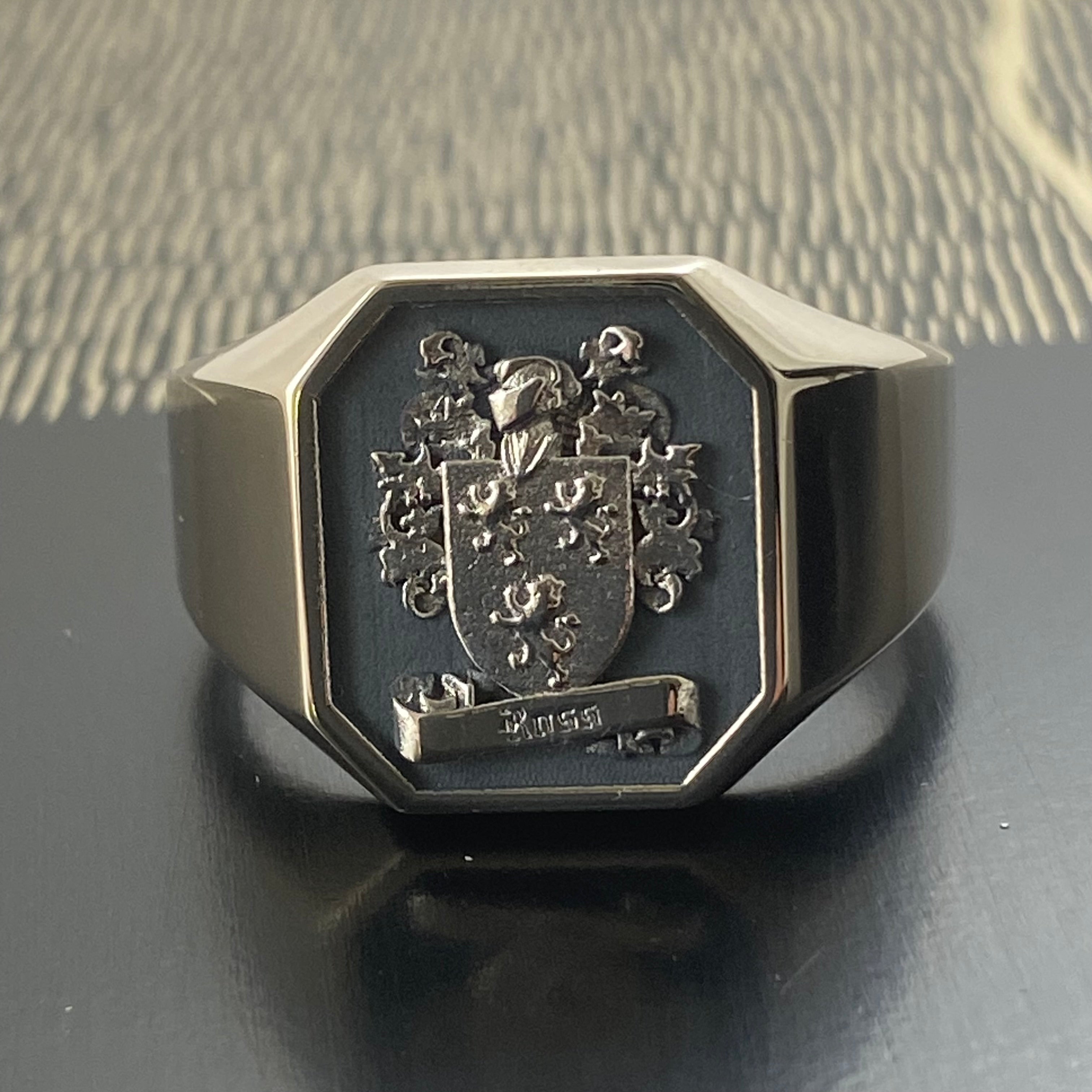 Family Coat of Arms CAD Crafted 16mm x 14mm - 9 Carat White Gold Palladium