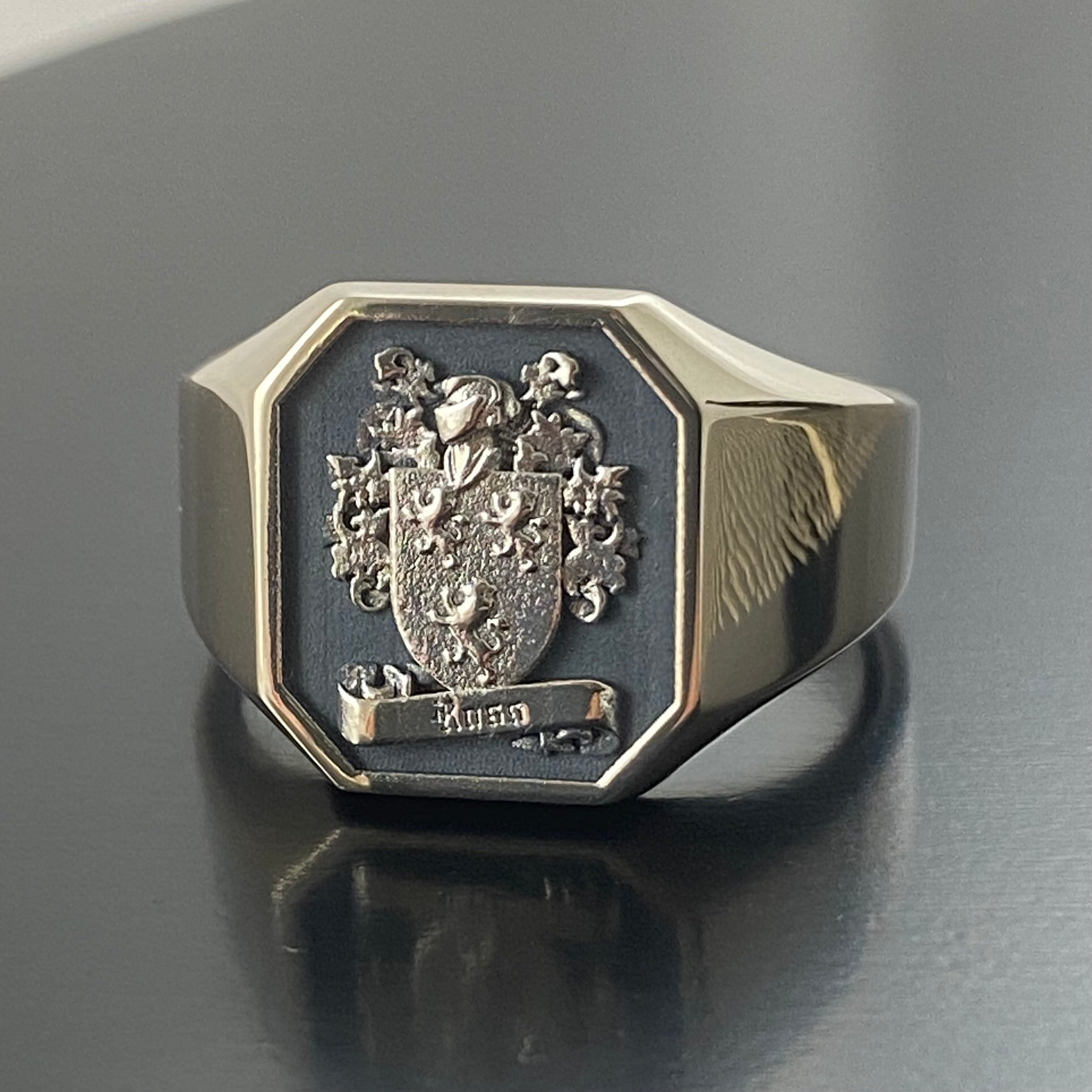 Family Coat of Arms CAD Crafted 16mm x 14mm - 9 Carat White Gold Palladium