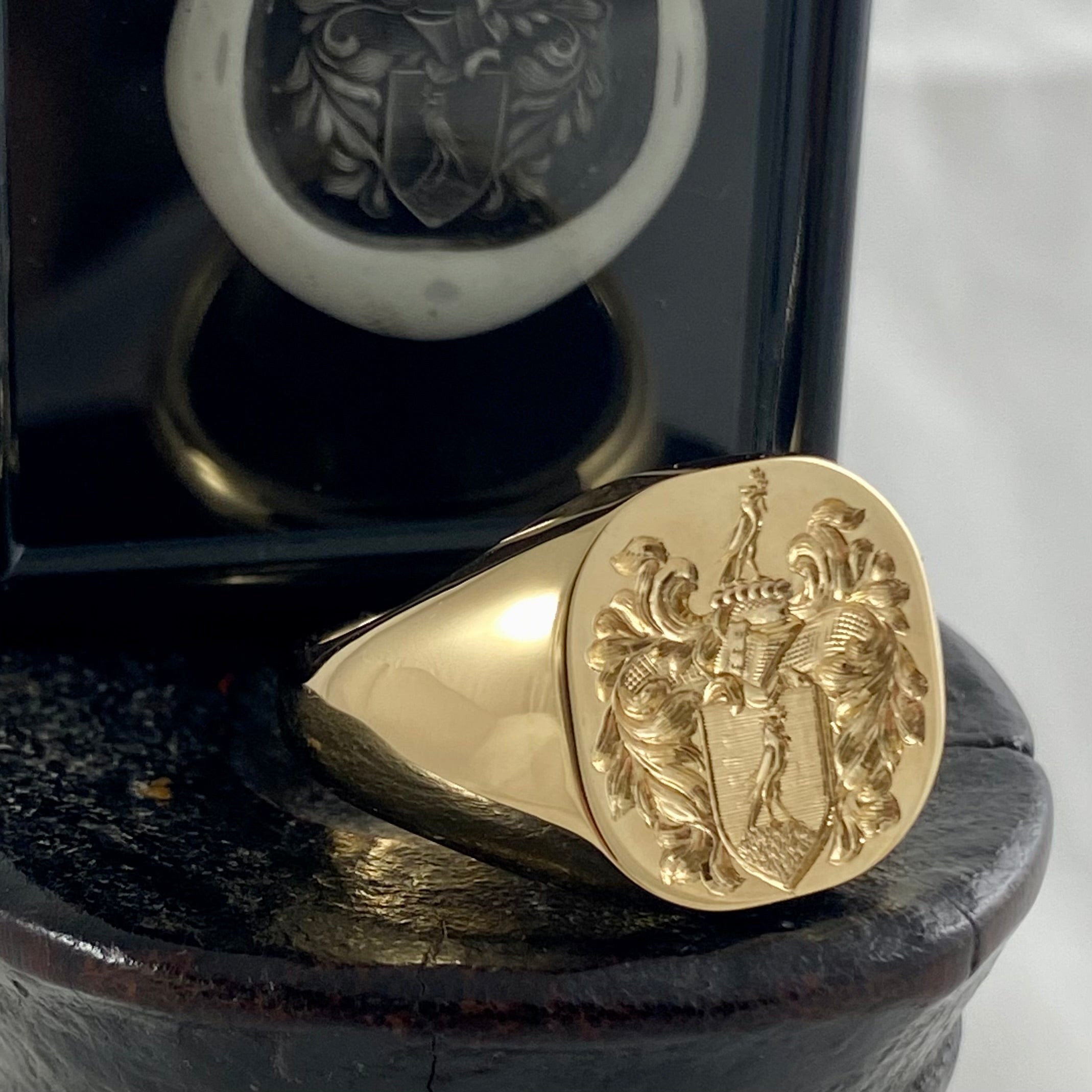 Family Coat of Arms Seal Engraved 16mm x 16mm - 18 Carat Yellow Gold Signet Ring