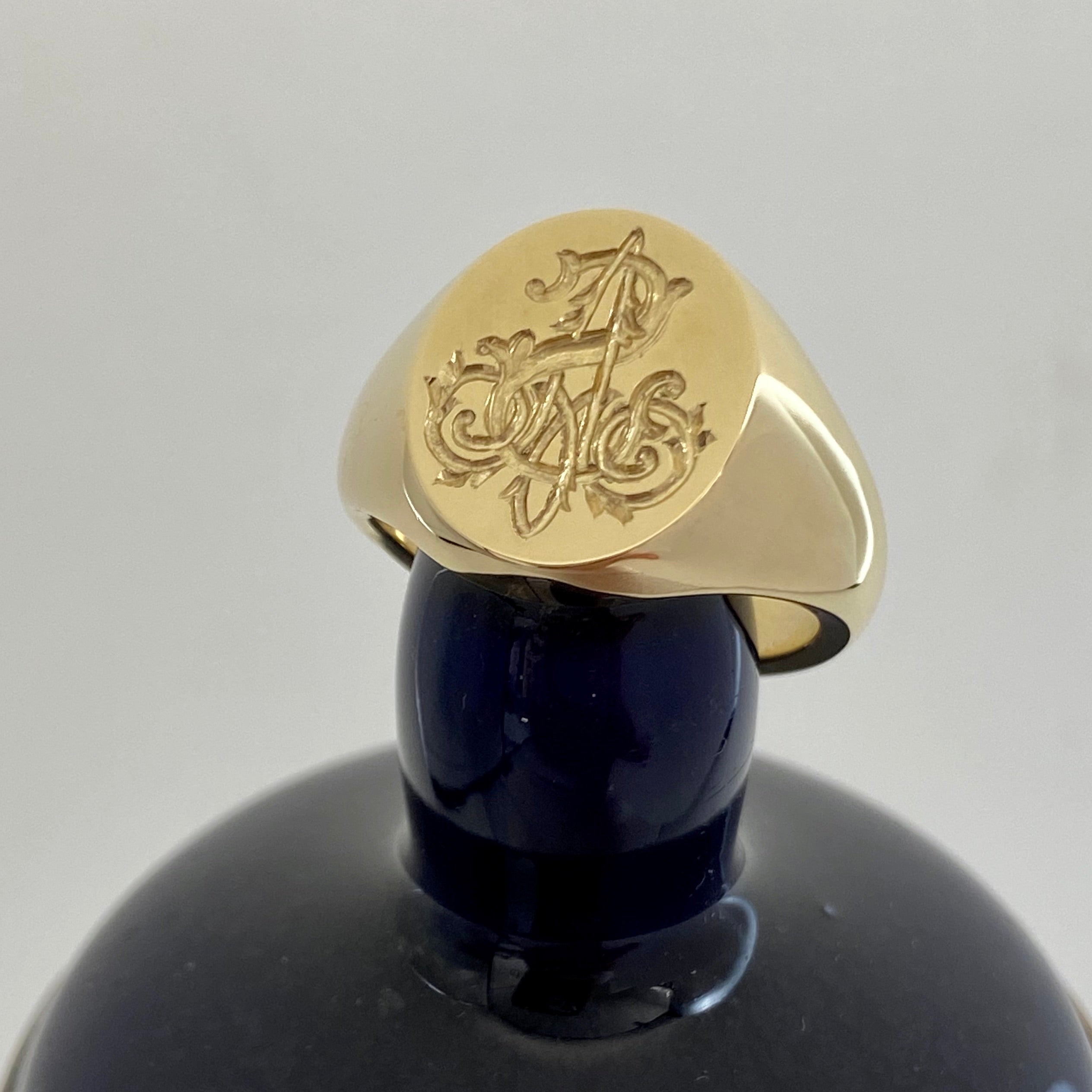 1-3 Initials Victorian Style Seal Engraved 16mm x 13mm - 18 Carat Yellow Gold Signet Ring