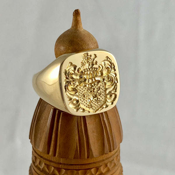 Family Coat of Arms Seal Engraved 16mm x 16mm  -  18 Carat Yellow Gold Signet Ring