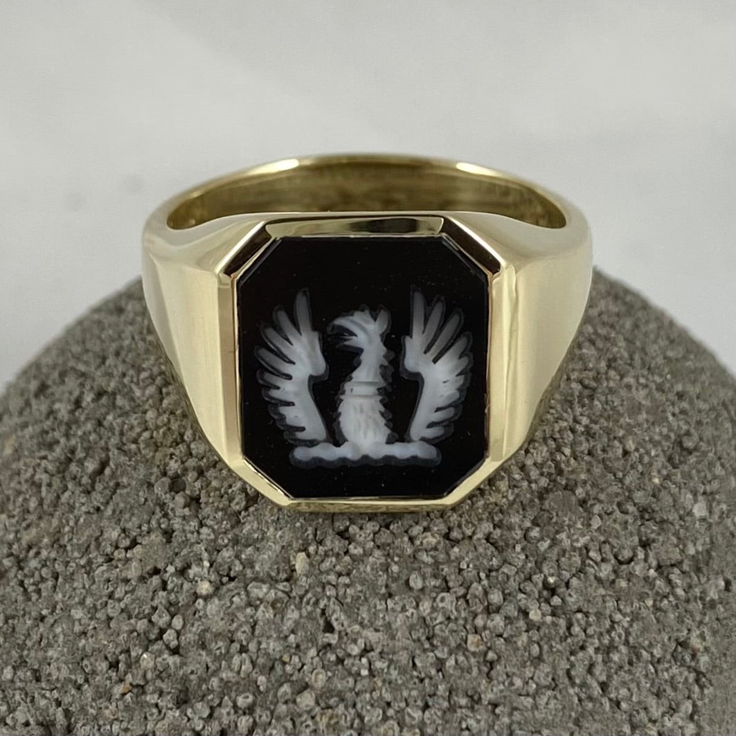 Seal Engraved Black/White Agate Custom Made 16mm x 14mm - 9 Carat Yellow Gold Signet Ring