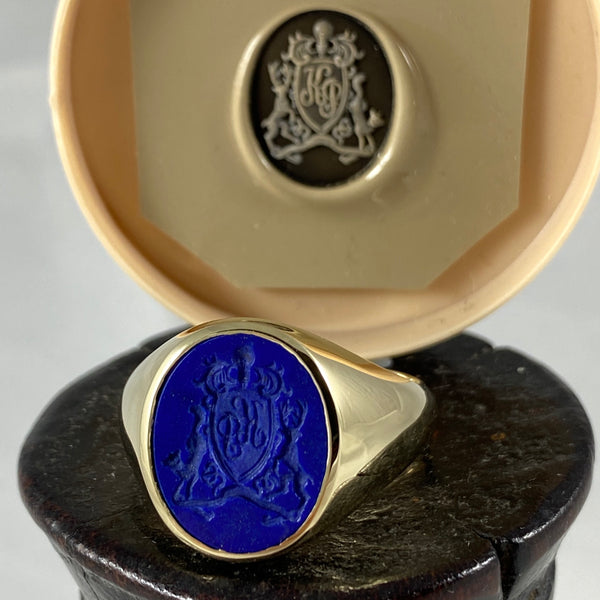 Seal Engraved Lapis Lazuli Coat of Arms  -  9 Carat Yellow Gold Signet Ring
