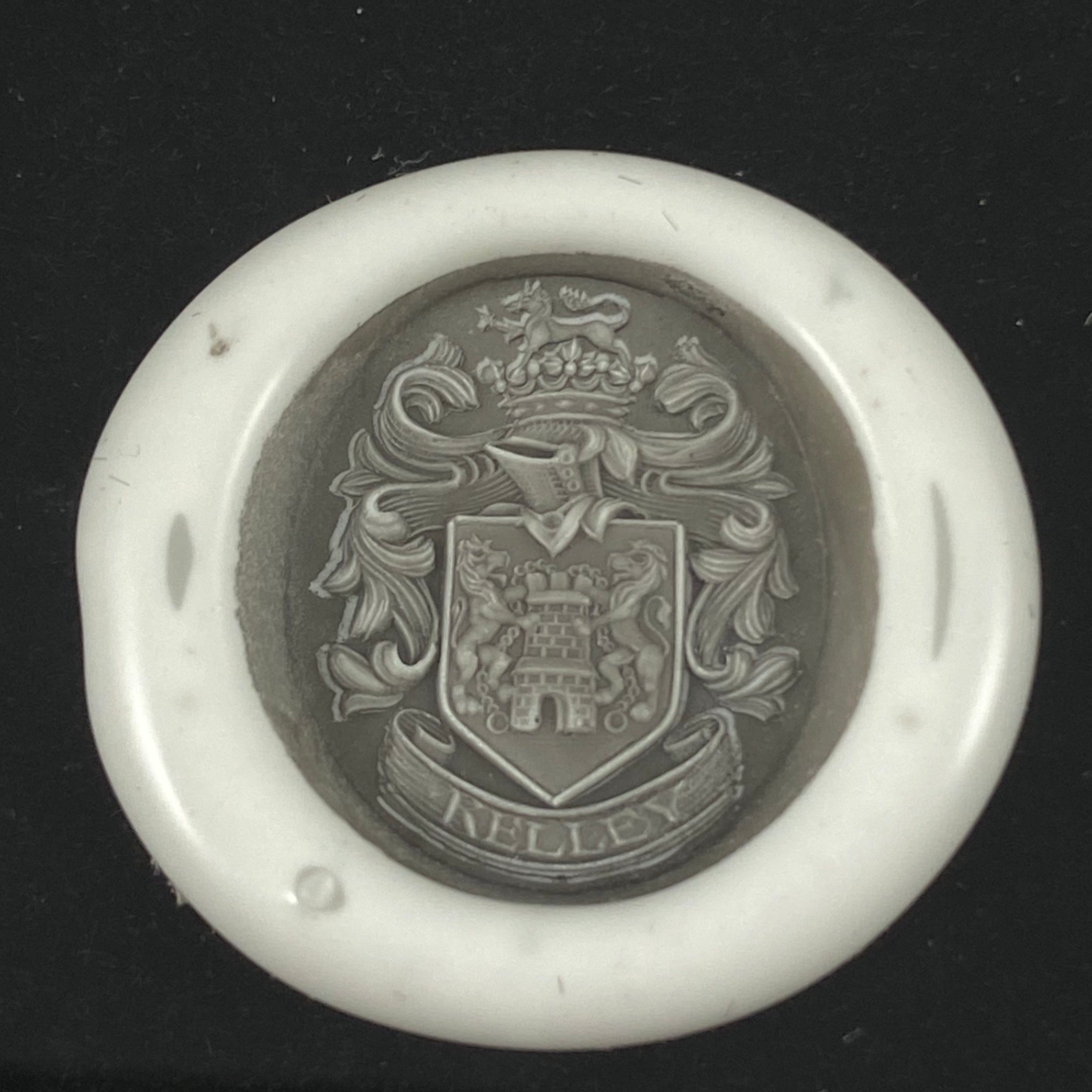 Family Coat of Arms Seal Engraved 13mm x 11mm - 9 Carat Yellow Gold Signet Ring