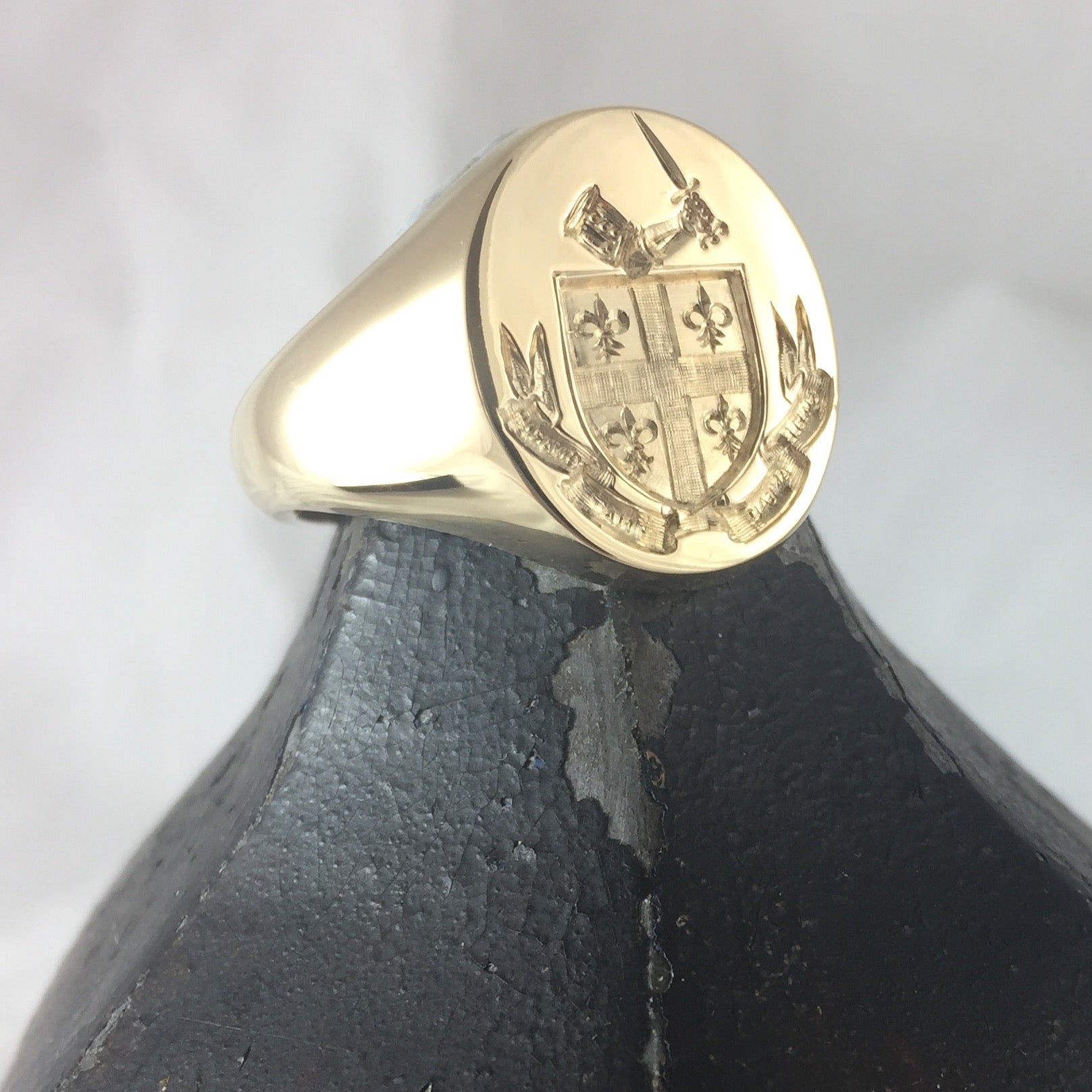 Family Coat of Arms Seal Engraved 16mm x 13mm Oval - 9 Carat Yellow Gold Signet Ring