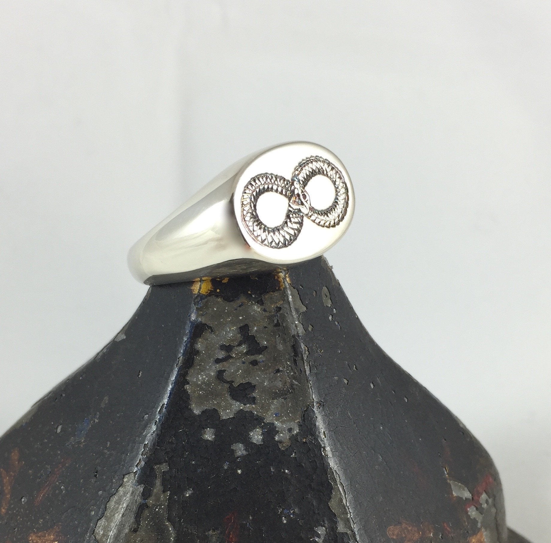 Your Design Oblong 18mm x 13mm - 9 Carat White Gold Signet Ring