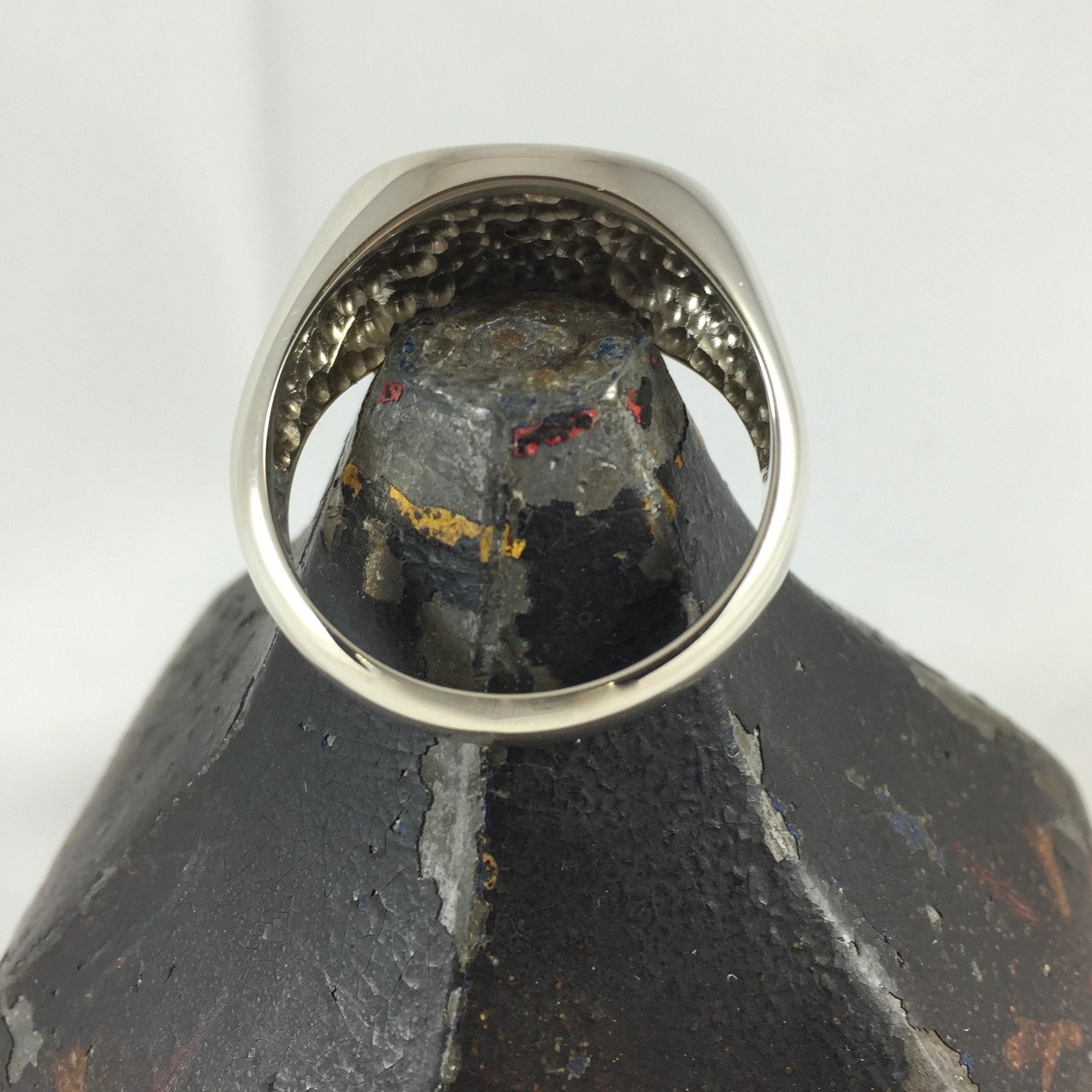 Your Design Oblong 18mm x 13mm - 9 Carat White Gold Signet Ring