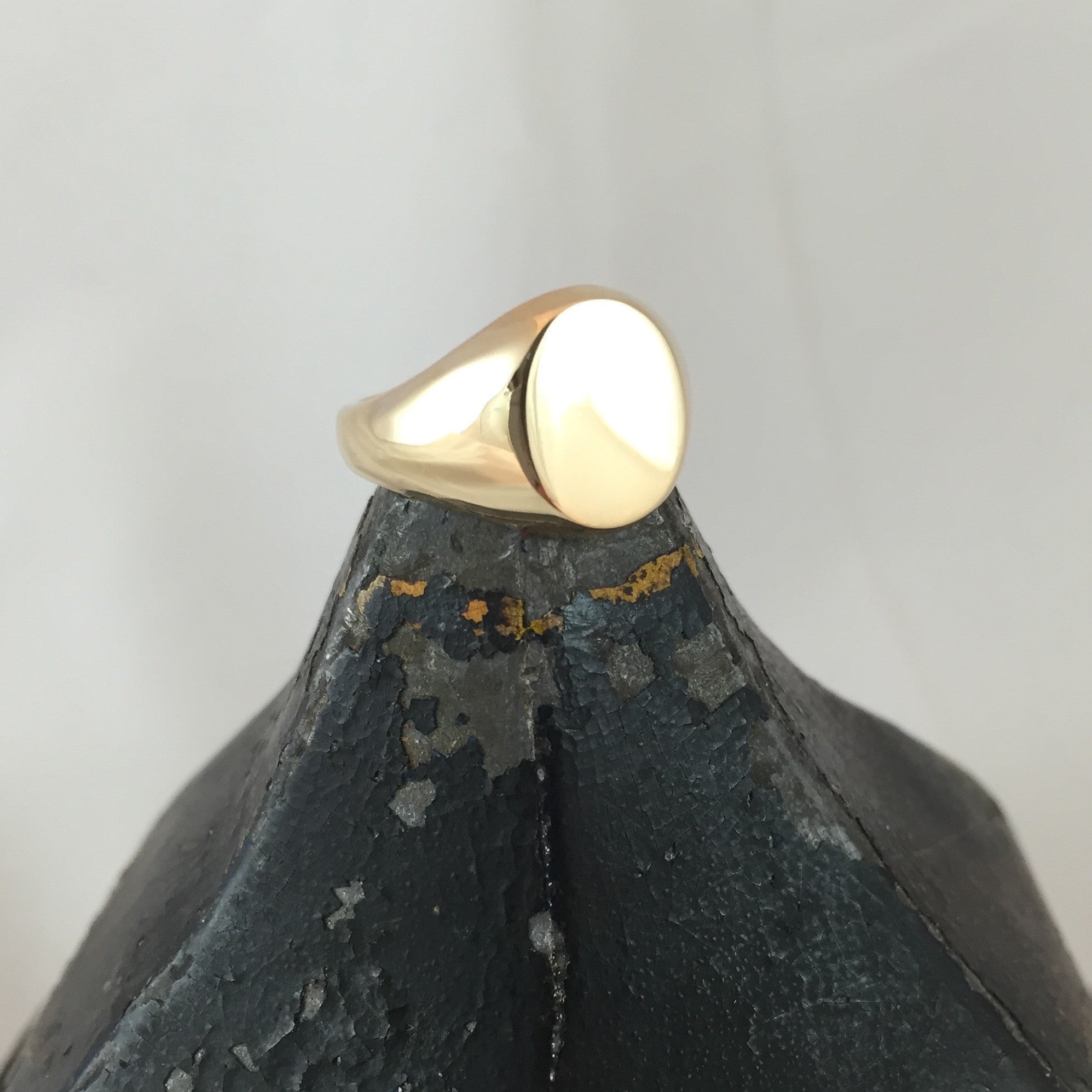Classic Oval 11mm x 9mm - 9 Carat Yellow Gold Signet Ring