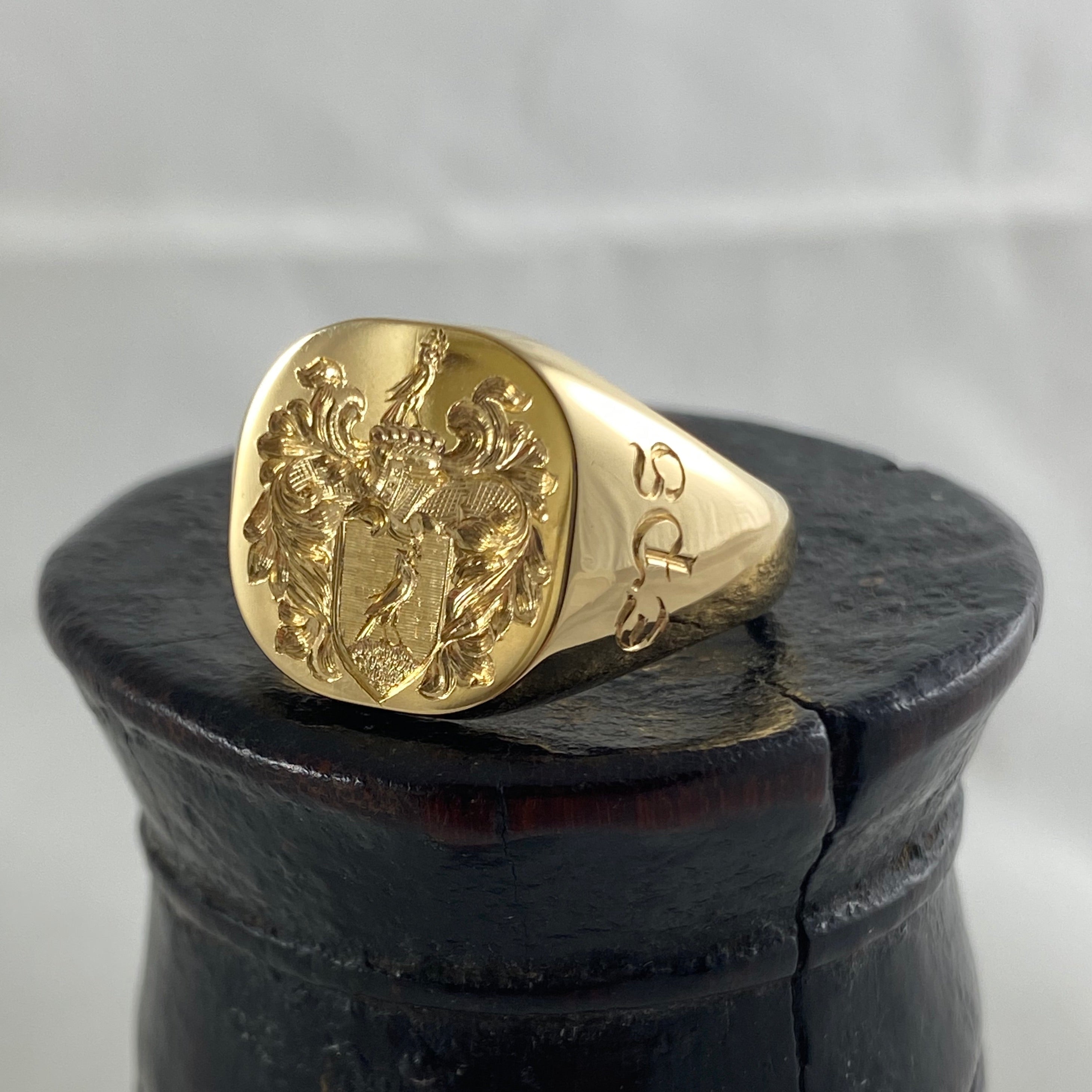 Family Coat of Arms Seal Engraved 16mm x 16mm  -  18 Carat Yellow Gold Signet Ring