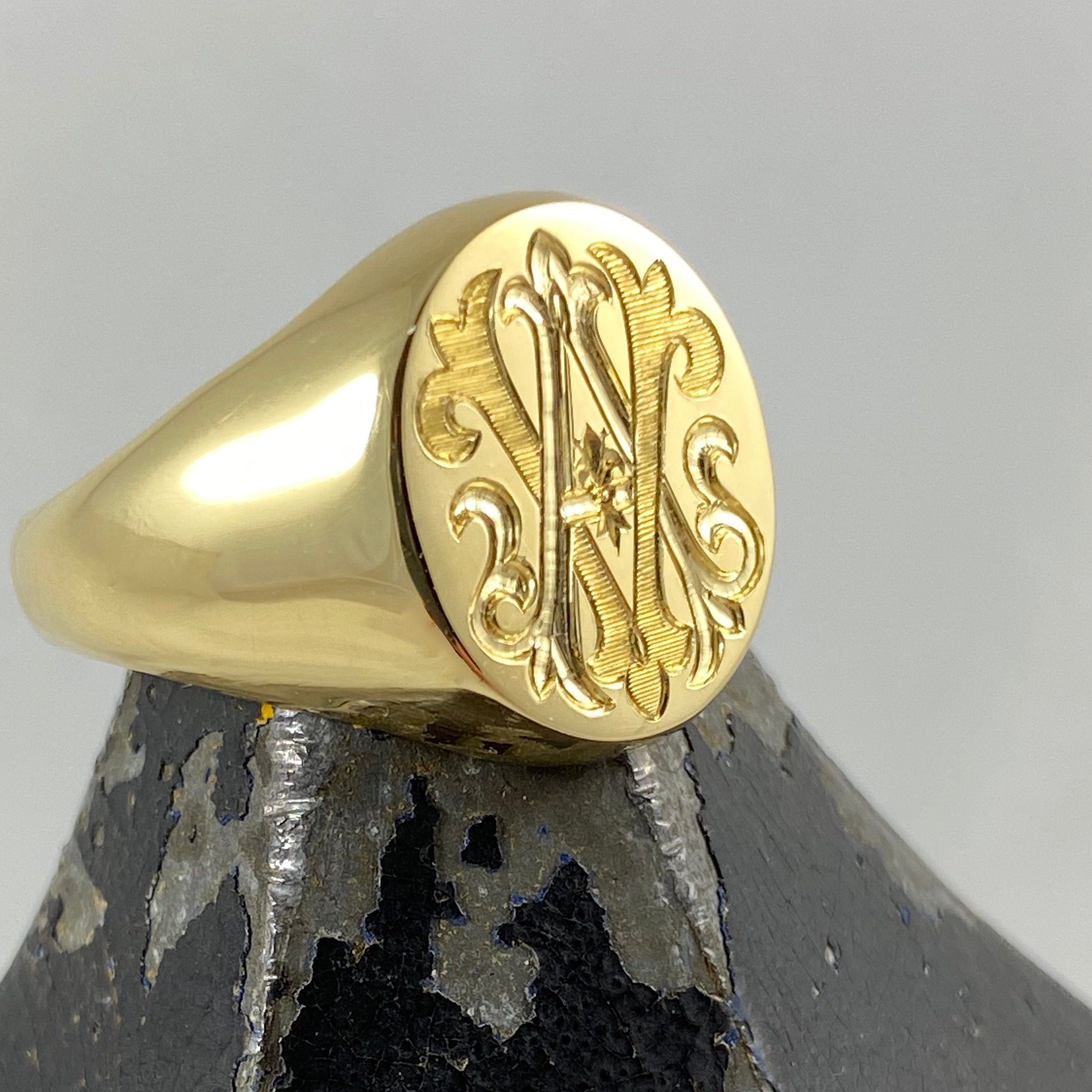 Signet Rings | Goldsmiths and Silversmiths – Jewellers in Hampshire
